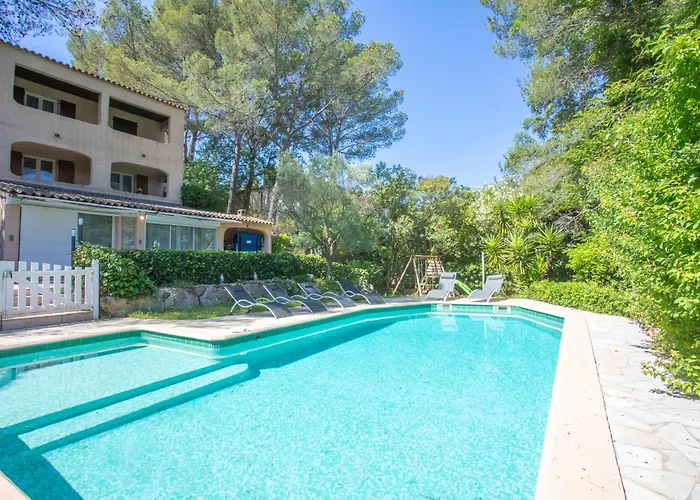 Les Cyclamens- Les Ecureuils * Saint-Raphaël